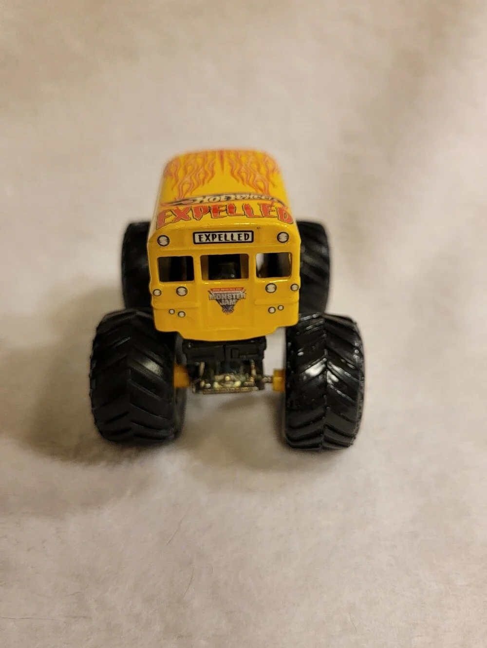 Hot Wheels Expelled Monster Jam Truck 1/64 Bus 2002-2004